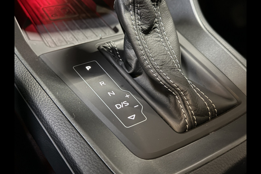 Audi Q3 45 TFSI e S edition | 1e Eigenaar | NAP | 2x S-line | Sfeerverlichting | Apple Carplay | Sportstoelen