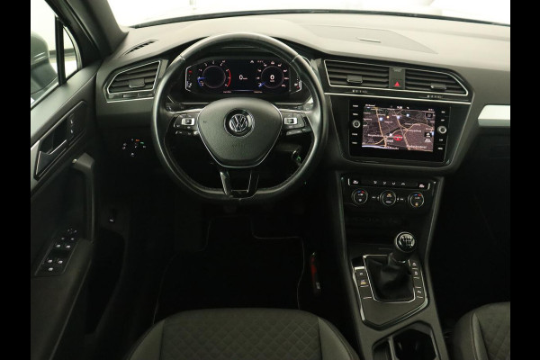 Volkswagen Tiguan 1.5 TSI R Line | Trekhaak | Adaptive cruise | Carplay | Full LED | Virtual Cockpit | Navigatie | Parkeerhulp | Climate control