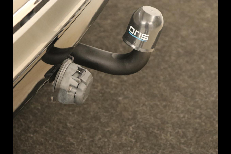 Volkswagen Tiguan 1.5 TSI R Line | Trekhaak | Adaptive cruise | Carplay | Full LED | Virtual Cockpit | Navigatie | Parkeerhulp | Climate control