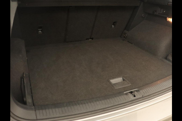 Volkswagen Tiguan 1.5 TSI R Line | Trekhaak | Adaptive cruise | Carplay | Full LED | Virtual Cockpit | Navigatie | Parkeerhulp | Climate control