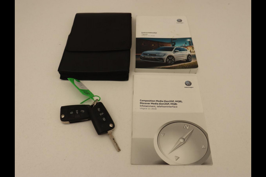 Volkswagen Tiguan 1.5 TSI R Line | Trekhaak | Adaptive cruise | Carplay | Full LED | Virtual Cockpit | Navigatie | Parkeerhulp | Climate control