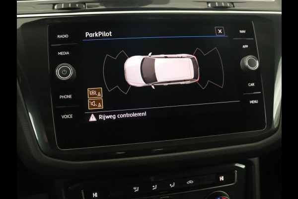 Volkswagen Tiguan 1.5 TSI R Line | Trekhaak | Adaptive cruise | Carplay | Full LED | Virtual Cockpit | Navigatie | Parkeerhulp | Climate control