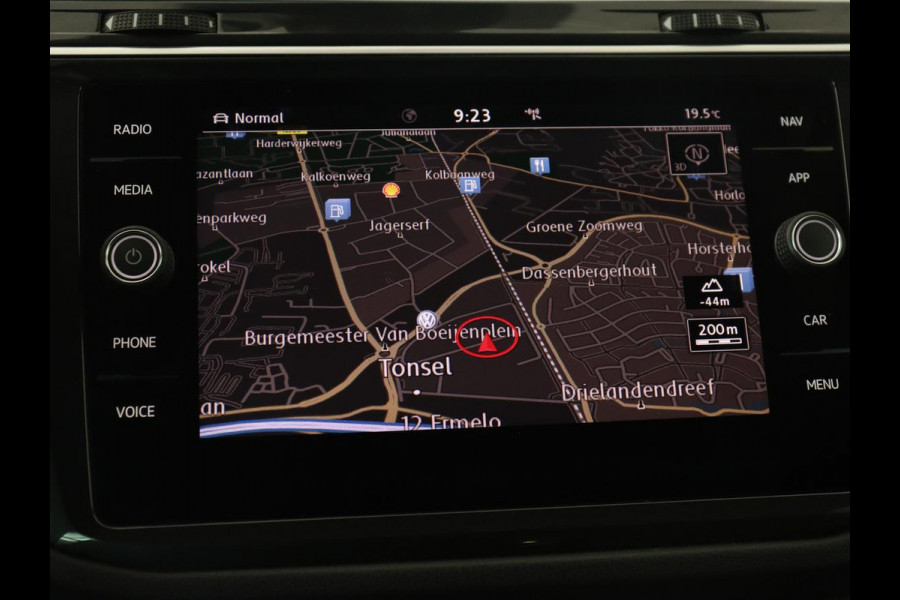 Volkswagen Tiguan 1.5 TSI R Line | Trekhaak | Adaptive cruise | Carplay | Full LED | Virtual Cockpit | Navigatie | Parkeerhulp | Climate control