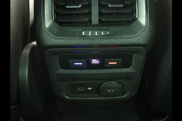 Volkswagen Tiguan 1.5 TSI R Line | Trekhaak | Adaptive cruise | Carplay | Full LED | Virtual Cockpit | Navigatie | Parkeerhulp | Climate control