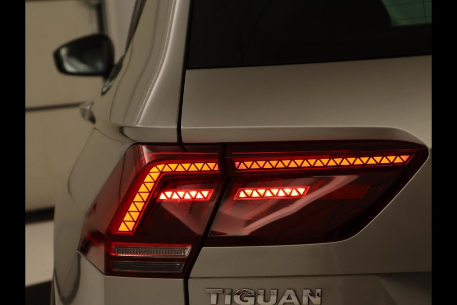 Volkswagen Tiguan 1.5 TSI R Line | Trekhaak | Adaptive cruise | Carplay | Full LED | Virtual Cockpit | Navigatie | Parkeerhulp | Climate control