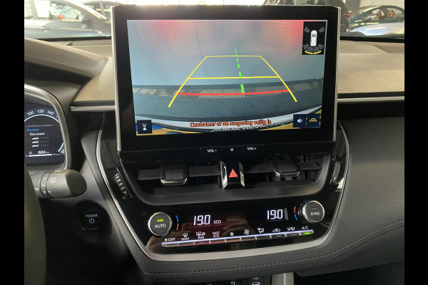 Toyota Corolla Cross Hybrid 140 Dynamic Automaat uit 2024 Rijklaar + Fabrieksgarantie Henk Jongen Auto's in Helmond,  al 50 jaar service zoals 't hoort!