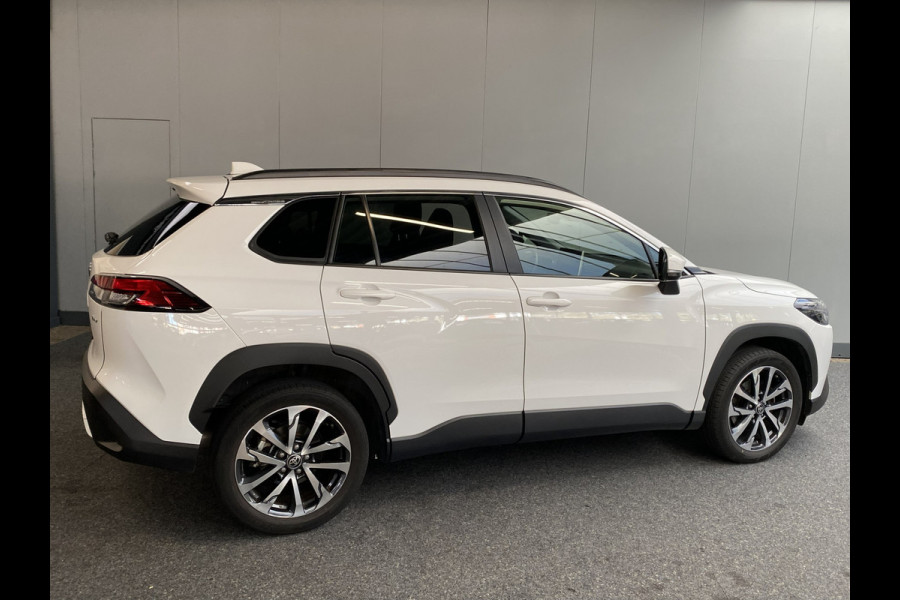 Toyota Corolla Cross Hybrid 140 Dynamic Automaat uit 2024 Rijklaar + Fabrieksgarantie Henk Jongen Auto's in Helmond,  al 50 jaar service zoals 't hoort!