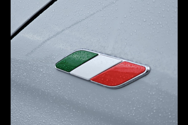 Fiat 500 1.0 Hybrid Launch Edition Climate control | Schuif-kanteldak | Multifunctioneel stuurwiel | Digitaal dashboard | Half leder etc.