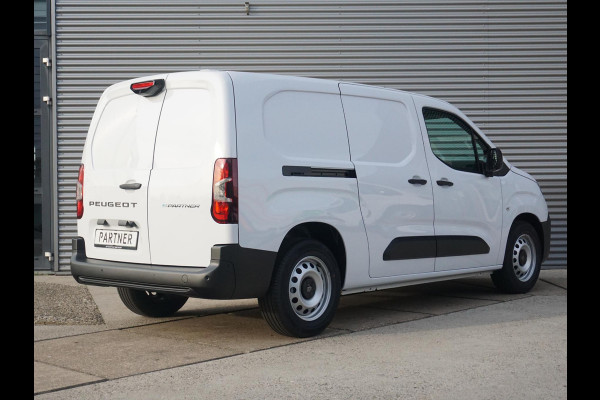 Peugeot e-Partner L2 50 kWh | 0% rente | camera | Apple Carplay | laadruimtebetimmering | ECO LED koplampen | Comfort stoel | rijklaarprijs