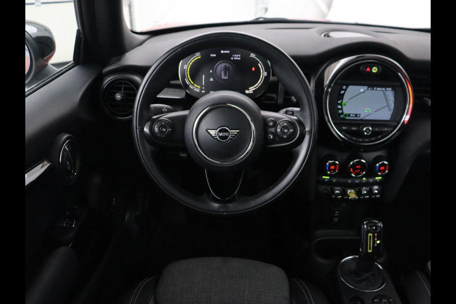 MINI Electric Edition Greenwich 33 kWh | Panoramadak | Stoelverwarming | Carplay | Navigatie | Camera | Full LED | Sportstoelen | Keyless | Climate control