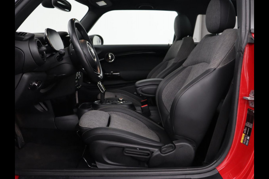 MINI Electric Edition Greenwich 33 kWh | Panoramadak | Stoelverwarming | Carplay | Navigatie | Camera | Full LED | Sportstoelen | Keyless | Climate control