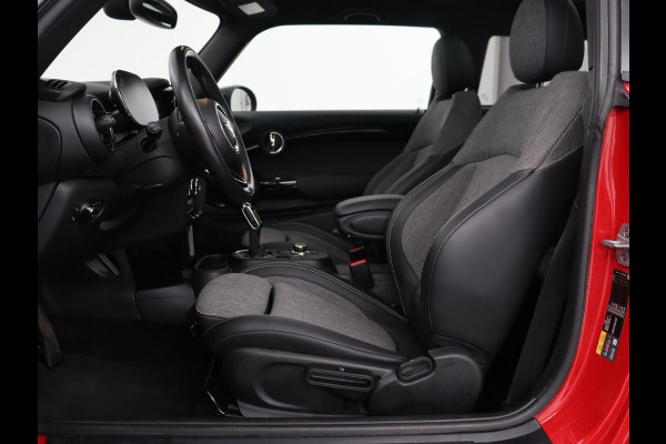 MINI Electric Edition Greenwich 33 kWh | Panoramadak | Stoelverwarming | Carplay | Navigatie | Camera | Full LED | Sportstoelen | Keyless | Climate control