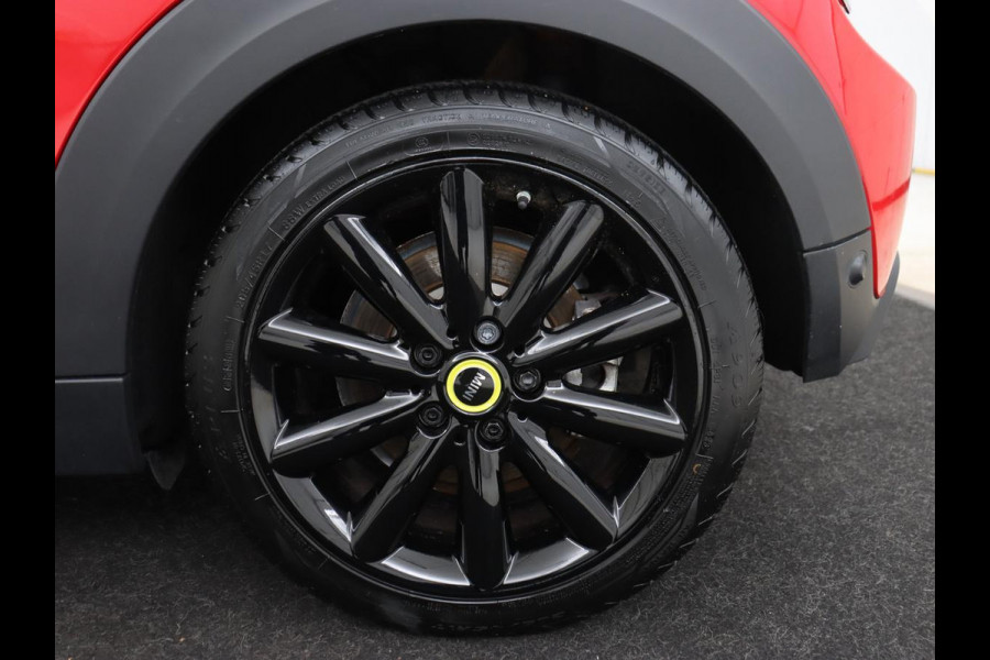 MINI Electric Edition Greenwich 33 kWh | Panoramadak | Stoelverwarming | Carplay | Navigatie | Camera | Full LED | Sportstoelen | Keyless | Climate control