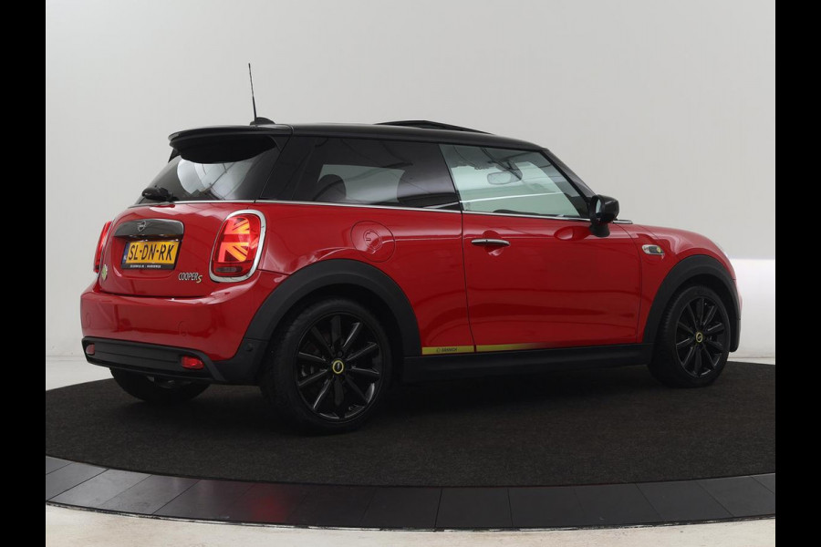 MINI Electric Edition Greenwich 33 kWh | Panoramadak | Stoelverwarming | Carplay | Navigatie | Camera | Full LED | Sportstoelen | Keyless | Climate control