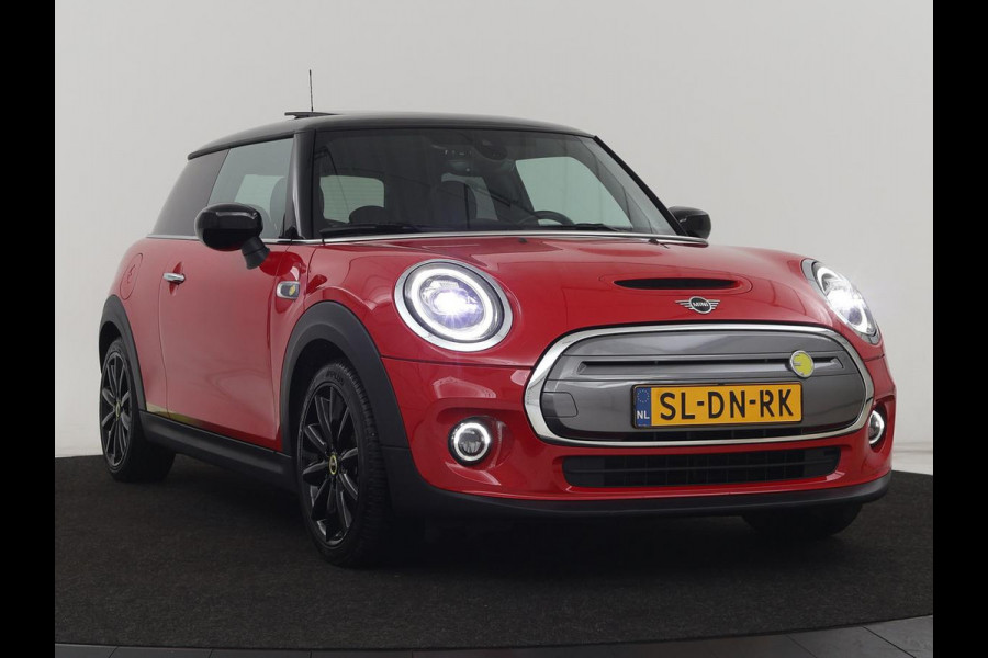 MINI Electric Edition Greenwich 33 kWh | Panoramadak | Stoelverwarming | Carplay | Navigatie | Camera | Full LED | Sportstoelen | Keyless | Climate control