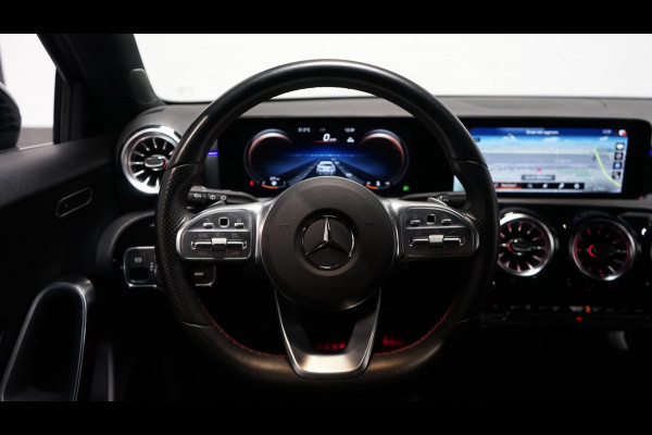 Mercedes-Benz A-Klasse A200 AMG AUTOMAAT-AMBIANCE-CAMERA-CLIMA-KEYLESS-LED-MBUX-NAVIGATIE