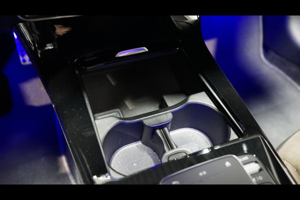 Mercedes-Benz A-Klasse A200 AMG AUTOMAAT-AMBIANCE-CAMERA-CLIMA-KEYLESS-LED-MBUX-NAVIGATIE