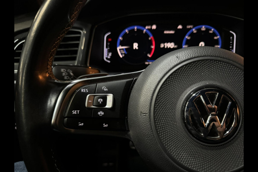Volkswagen T-Roc 1.5 TSI R-Line Garantie Digi Dash Carplay StoelVW Blindspot Elek Achterklep ACC Clima Navi Led Rijklaar