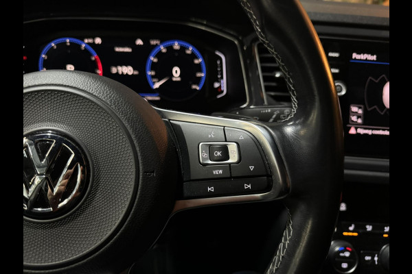 Volkswagen T-Roc 1.5 TSI R-Line Garantie Digi Dash Carplay StoelVW Blindspot Elek Achterklep ACC Clima Navi Led Rijklaar