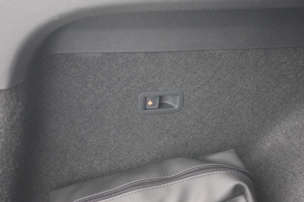 CUPRA Formentor 1.4 TSI e-Hybrid Essential 204 PK, Trekhaak, Keyless, Adap. Cruise Control, Carplay