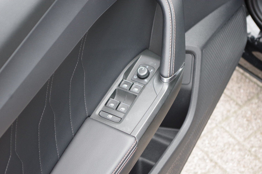 CUPRA Formentor 1.4 TSI e-Hybrid Essential 204 PK, Trekhaak, Keyless, Adap. Cruise Control, Carplay