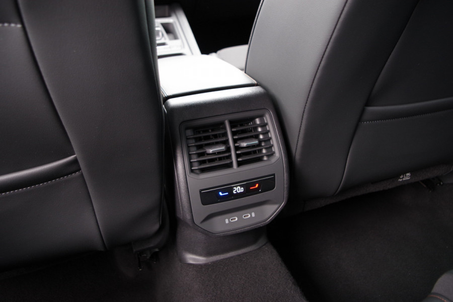 CUPRA Formentor 1.4 TSI e-Hybrid Essential 204 PK, Trekhaak, Keyless, Adap. Cruise Control, Carplay