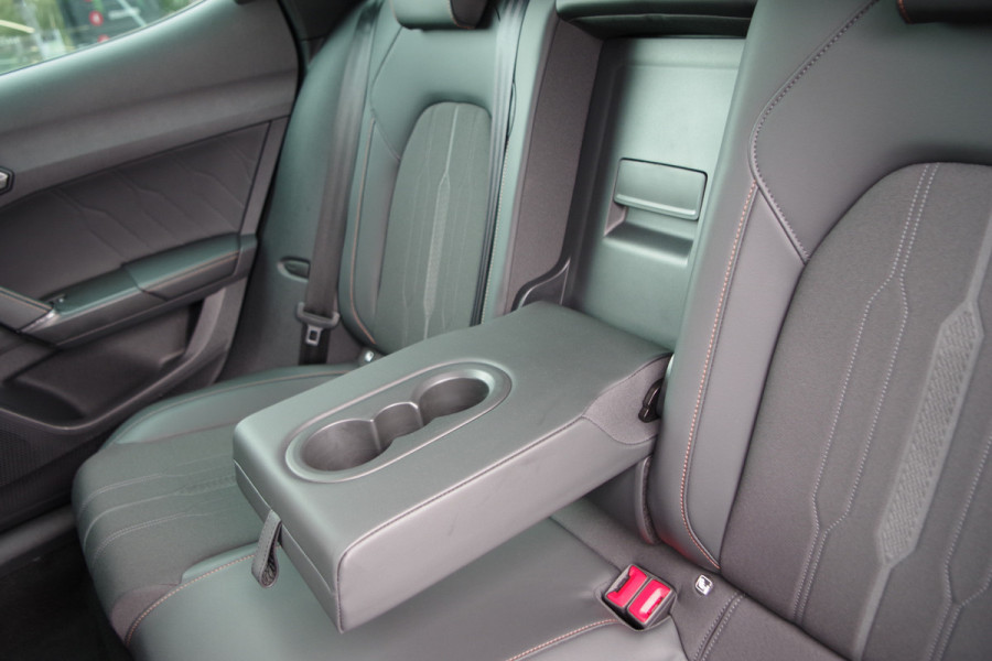 CUPRA Formentor 1.4 TSI e-Hybrid Essential 204 PK, Trekhaak, Keyless, Adap. Cruise Control, Carplay