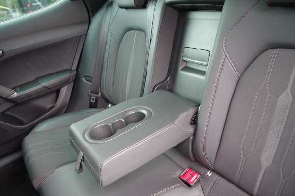 CUPRA Formentor 1.4 TSI e-Hybrid Essential 204 PK, Trekhaak, Keyless, Adap. Cruise Control, Carplay