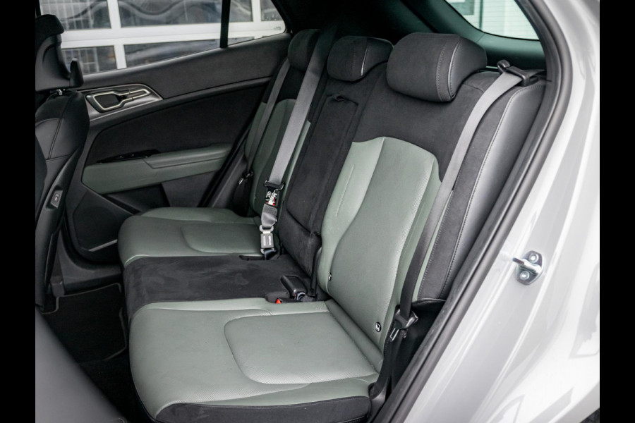Kia Sportage 1.6 T-GDi Plug-in Hybrid AWD Dark Edition l Stoel Stuur Verwarming l Camera l Navigatie l El. Stoelen