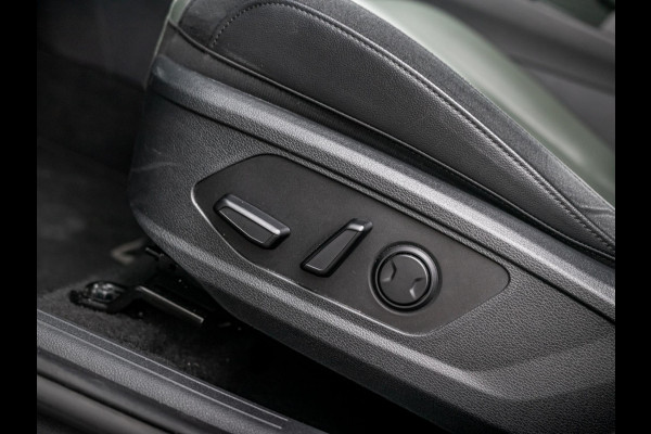 Kia Sportage 1.6 T-GDi Plug-in Hybrid AWD Dark Edition l Stoel Stuur Verwarming l Camera l Navigatie l El. Stoelen