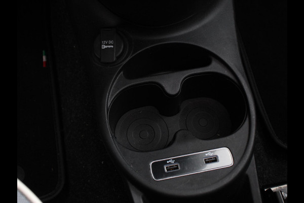 Fiat 500C 1.0 70pk MHEV Lounge Plus | Navigatie | Apple Carplay/Android Auto | Parkeersensor achter | Cruise Control | Climatronic | Start/Stop systeem