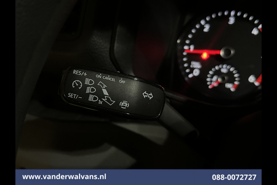 Volkswagen Crafter 2.0 TDI 141pk L3H3 L2H2 Euro6 Airco | Camera | Apple Carplay | Android Auto | Cruisecontrol | Massagestoel Chauffeursstoel