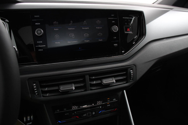 Volkswagen Polo 1.0 TSI DSG R-Line Panorama dak Camera 17" Lichtmetalen Velgen Navigatie Apple Carplay / Android Auto Climate Control