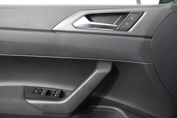Volkswagen Polo 1.0 TSI DSG R-Line Panorama dak Camera 17" Lichtmetalen Velgen Navigatie Apple Carplay / Android Auto Climate Control