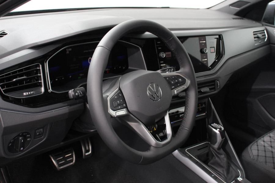 Volkswagen Polo 1.0 TSI DSG R-Line Panorama dak Camera 17" Lichtmetalen Velgen Navigatie Apple Carplay / Android Auto Climate Control