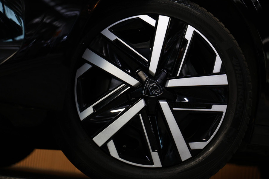 Peugeot 208 1.2 PureTech Allure AUT 1eEIGNR! CARPLAY DAB STOELVW PDC '20