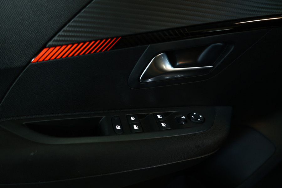 Peugeot 208 1.2 PureTech Allure AUT 1eEIGNR! CARPLAY DAB STOELVW PDC '20