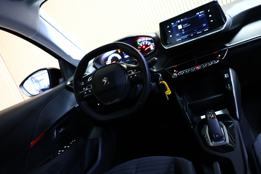 Peugeot 208 1.2 PureTech Allure AUT 1eEIGNR! CARPLAY DAB STOELVW PDC '20