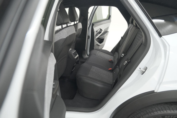 Peugeot 3008 1.2 Hybrid 136 Allure | Seat Pack | Navigatie | Camera | Apple Carplay
