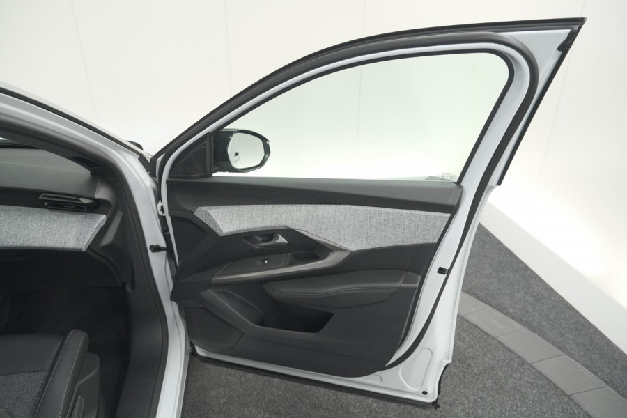 Peugeot 3008 1.2 Hybrid 136 Allure | Seat Pack | Navigatie | Camera | Apple Carplay