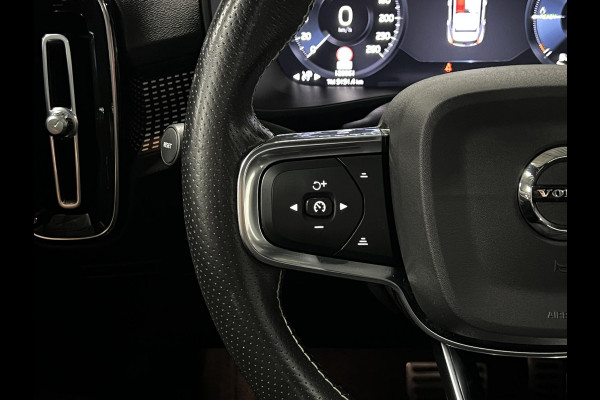 Volvo XC40 T5 Plug-in hybrid R-design Trekhaak | Adaptive Cruise | Open dak | Stoel-/stuurverwarming | Achteruitrij camera | Carplay