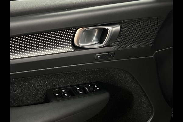 Volvo XC40 T5 Plug-in hybrid R-design Trekhaak | Adaptive Cruise | Open dak | Stoel-/stuurverwarming | Achteruitrij camera | Carplay