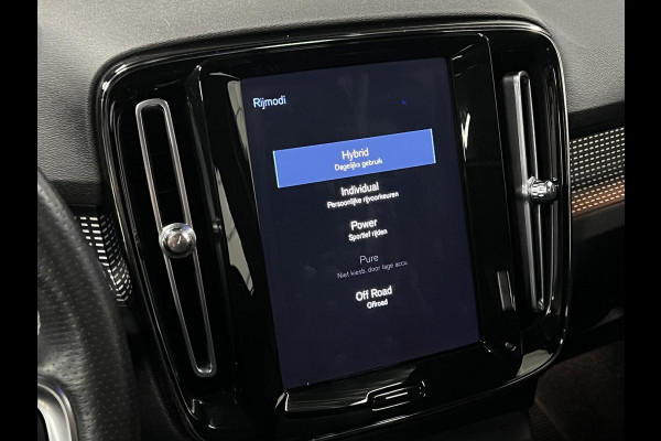 Volvo XC40 T5 Plug-in hybrid R-design Trekhaak | Adaptive Cruise | Open dak | Stoel-/stuurverwarming | Achteruitrij camera | Carplay