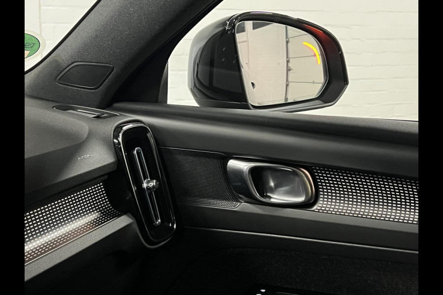 Volvo XC40 T5 Plug-in hybrid R-design Trekhaak | Adaptive Cruise | Open dak | Stoel-/stuurverwarming | Achteruitrij camera | Carplay