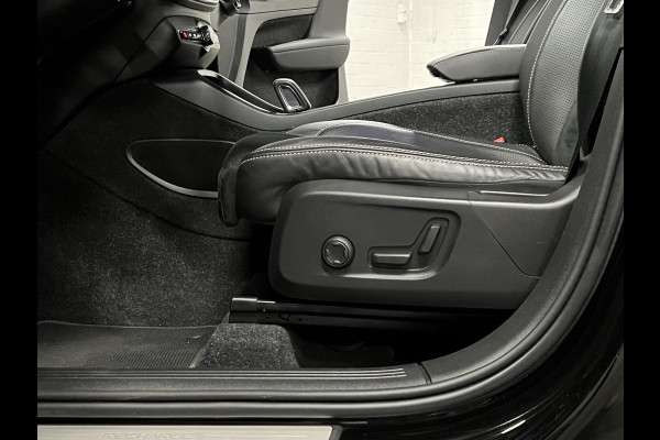 Volvo XC40 T5 Plug-in hybrid R-design Trekhaak | Adaptive Cruise | Open dak | Stoel-/stuurverwarming | Achteruitrij camera | Carplay