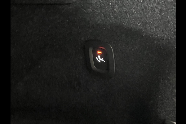 Volvo XC40 T5 Plug-in hybrid R-design Trekhaak | Adaptive Cruise | Open dak | Stoel-/stuurverwarming | Achteruitrij camera | Carplay