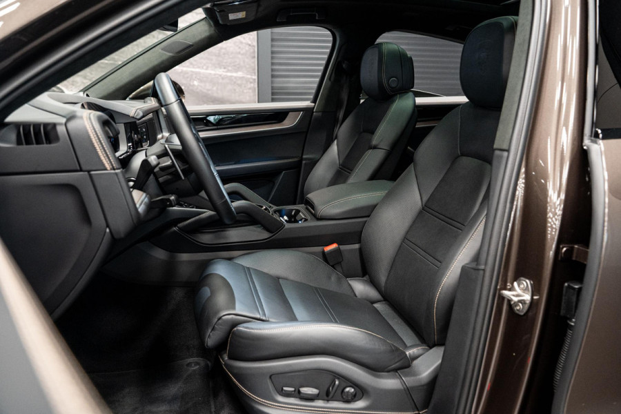 Porsche Cayenne Coupé 3.0 S E-Hybrid *Burmester / Club-Leder Interieur / Vierwielbesturing / Paint-to-Sample / Soft-Close / Stoelventilatie / Keyless*