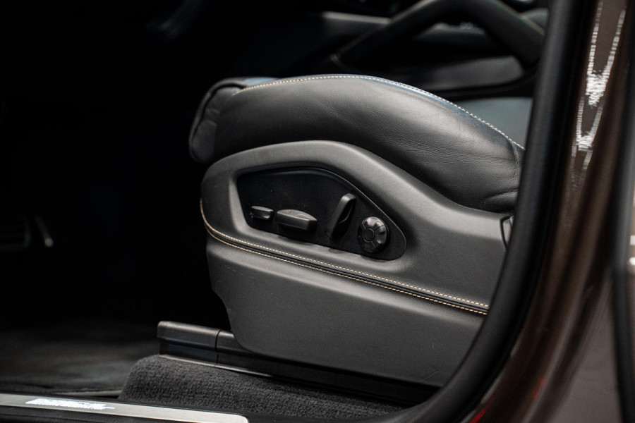 Porsche Cayenne Coupé 3.0 S E-Hybrid *Burmester / Club-Leder Interieur / Vierwielbesturing / Paint-to-Sample / Soft-Close / Stoelventilatie / Keyless*