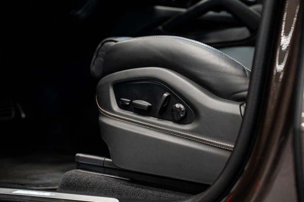 Porsche Cayenne Coupé 3.0 S E-Hybrid *Burmester / Club-Leder Interieur / Vierwielbesturing / Paint-to-Sample / Soft-Close / Stoelventilatie / Keyless*