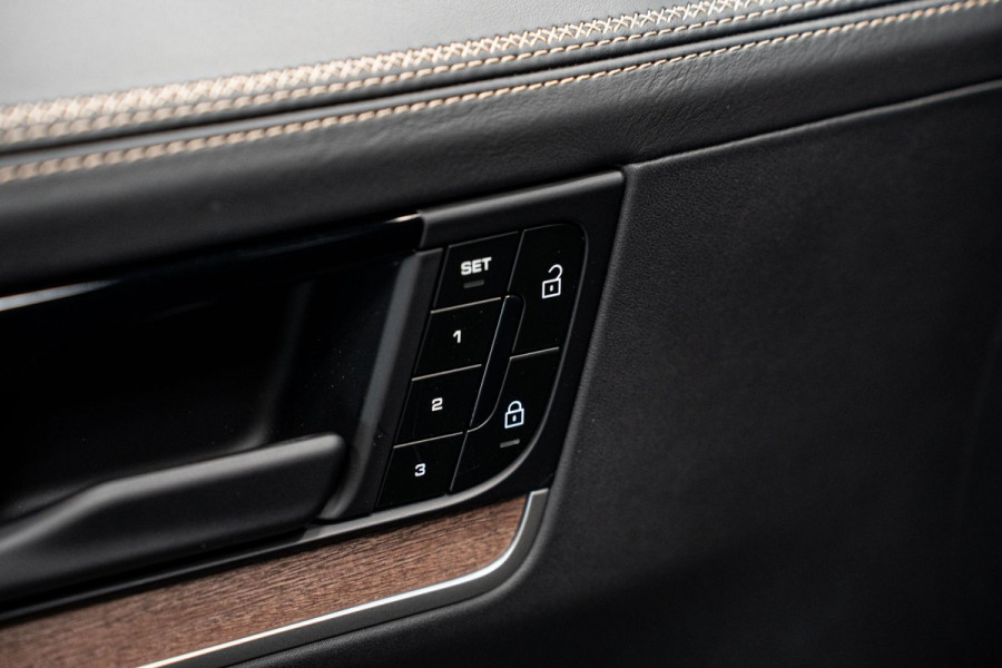 Porsche Cayenne Coupé 3.0 S E-Hybrid *Burmester / Club-Leder Interieur / Vierwielbesturing / Paint-to-Sample / Soft-Close / Stoelventilatie / Keyless*